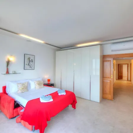 Spacious 3bedrooms With Spectacular Views Goslm-6 דירה *