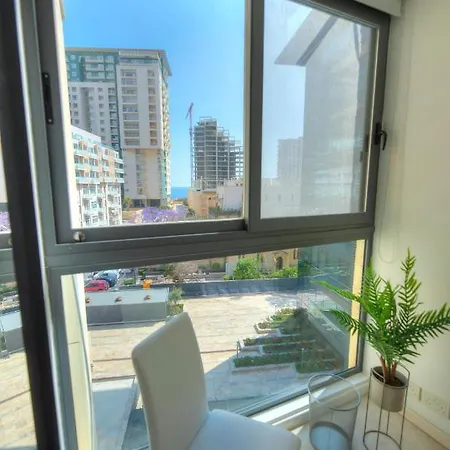 Spacious 3bedrooms With Spectacular Views Goslm-6 *