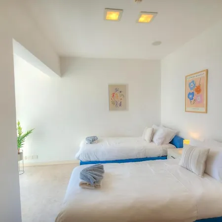 Spacious 3bedrooms With Spectacular Views Goslm-6 דירה *