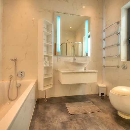 Spacious 3bedrooms With Spectacular Views Goslm-6 Lägenhet