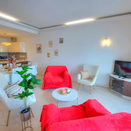 Spacious 3bedrooms With Spectacular Views Goslm-6 *