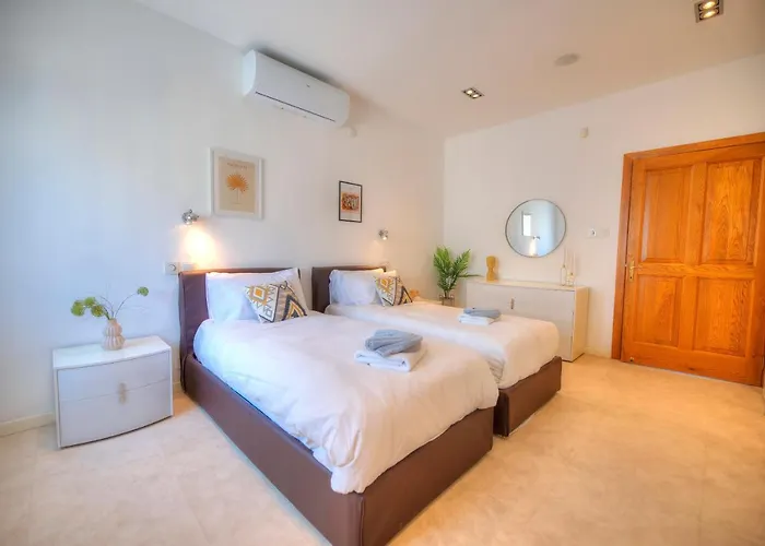 Spacious 3bedrooms With Spectacular Views Goslm-6 Apartament